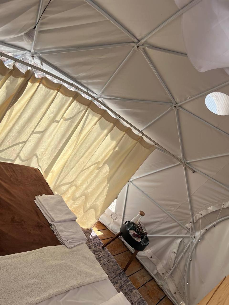 ホテル Glamping Rose ラドヴィチ エクステリア 写真