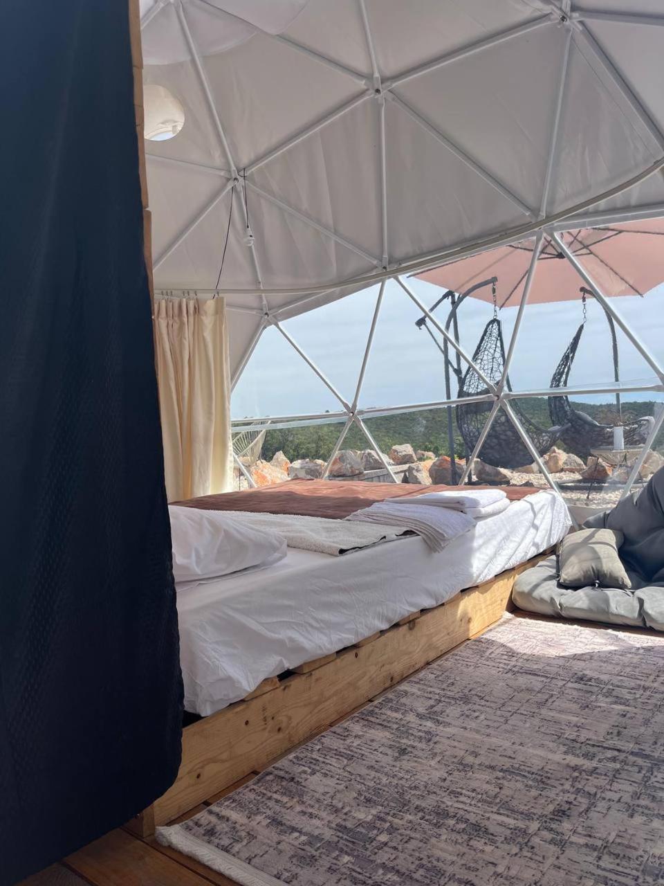 ホテル Glamping Rose ラドヴィチ エクステリア 写真