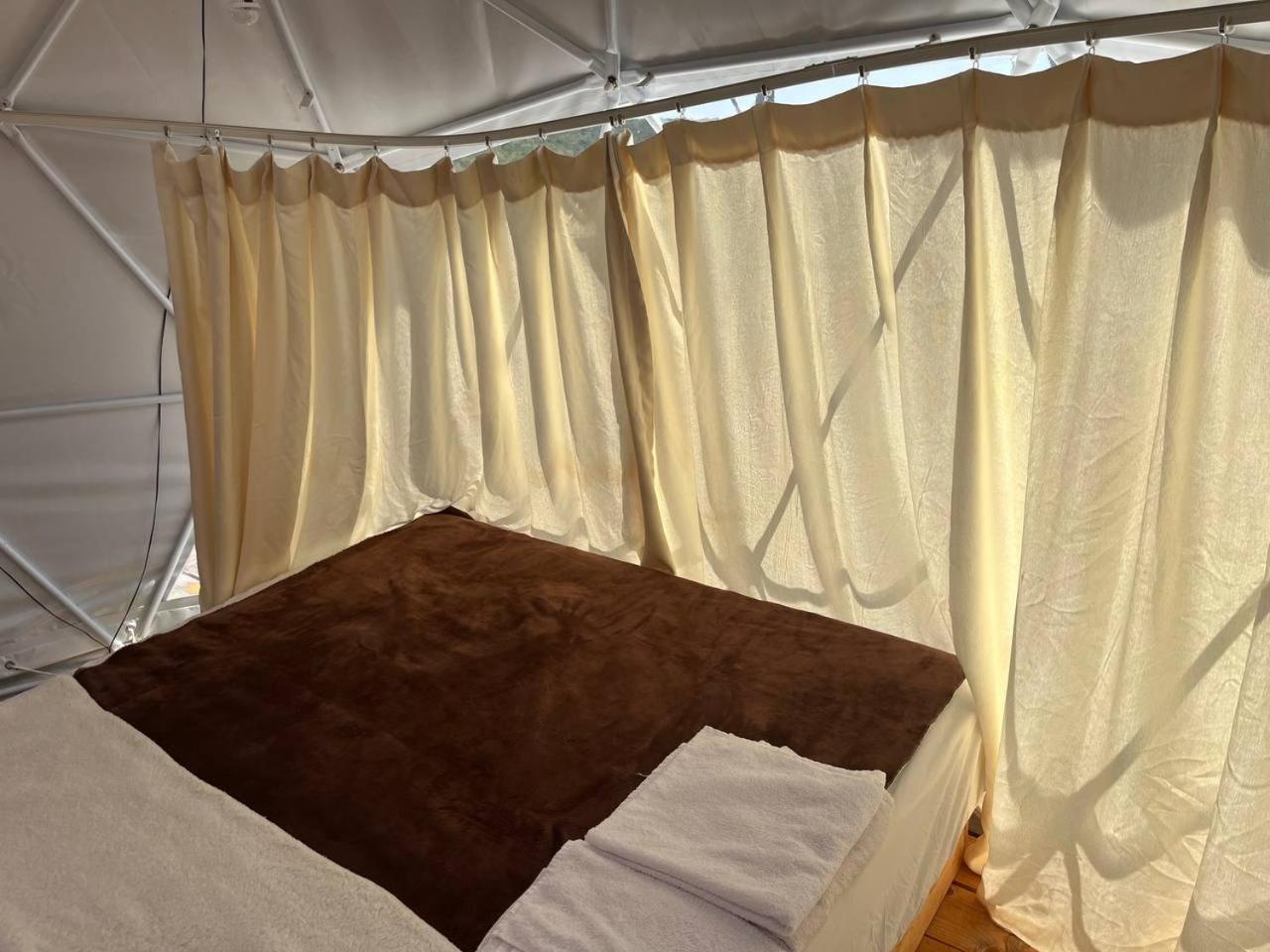 ホテル Glamping Rose ラドヴィチ エクステリア 写真